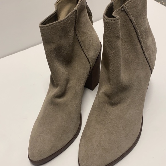 LIKE NEW BP Tan Suede Just Block Heel Bootie size 10 - Picture 2 of 9